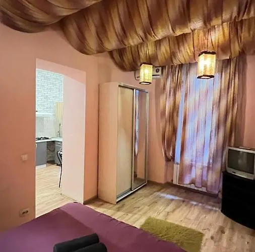 10/8 Kotliarska Moisha House Apartment *